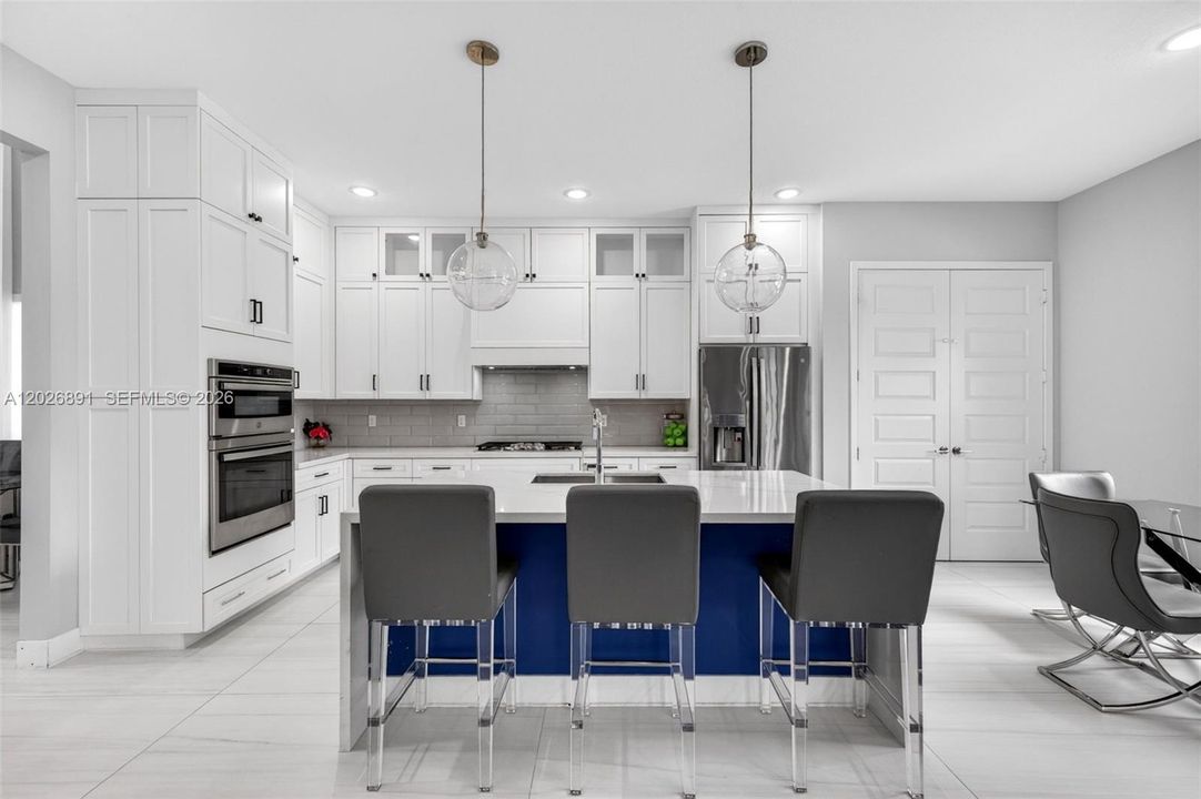 For Sale: $1,425,000 (5 beds, 4 baths, 3425 Square Feet)