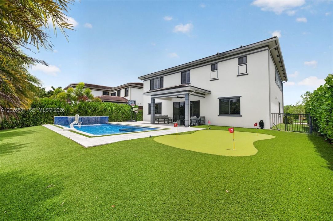 For Sale: $1,425,000 (5 beds, 4 baths, 3425 Square Feet)