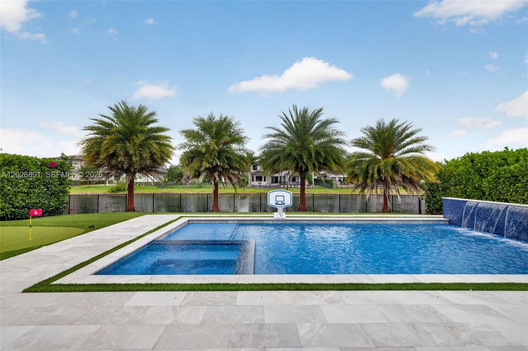 For Sale: $1,425,000 (5 beds, 4 baths, 3425 Square Feet)