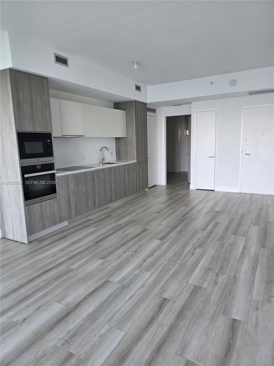 Activo con contrato: $750,000 (2 camas, 2 baños, 912 Pies cuadrados)
