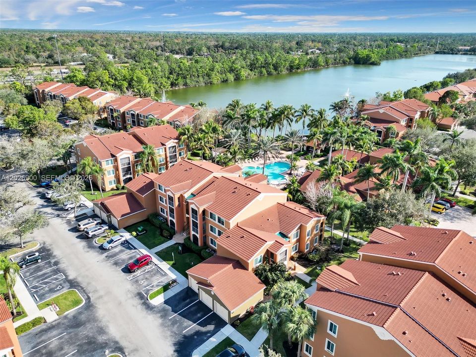 For Rent: $1,750 (1 beds, 1 baths, 744 Square Feet)