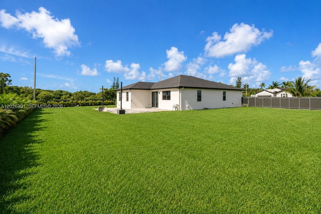 For Sale: $760,000 (4 beds, 2 baths, 1799 Square Feet)