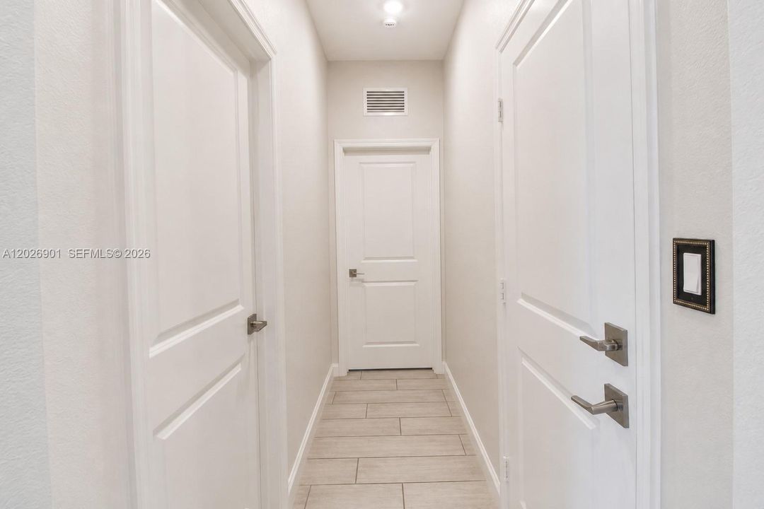 For Sale: $760,000 (4 beds, 2 baths, 1799 Square Feet)