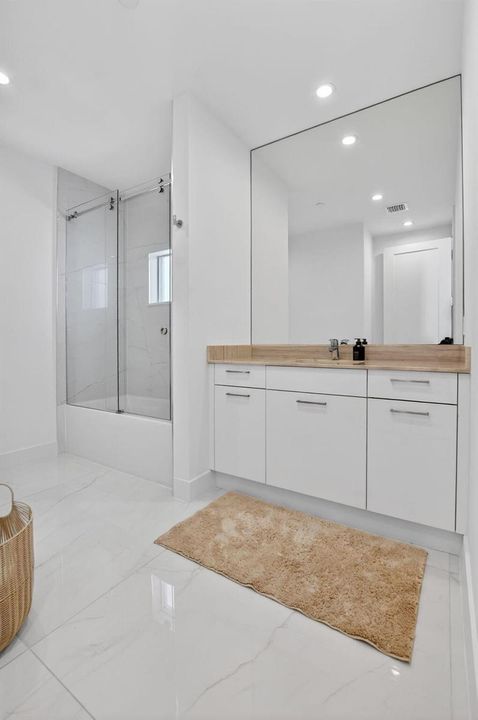 58-web-or-mls-4130 NW 17 Ave (68)
