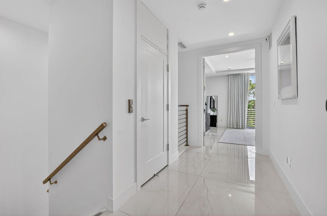 42-web-or-mls-4130 NW 17 Ave (66)