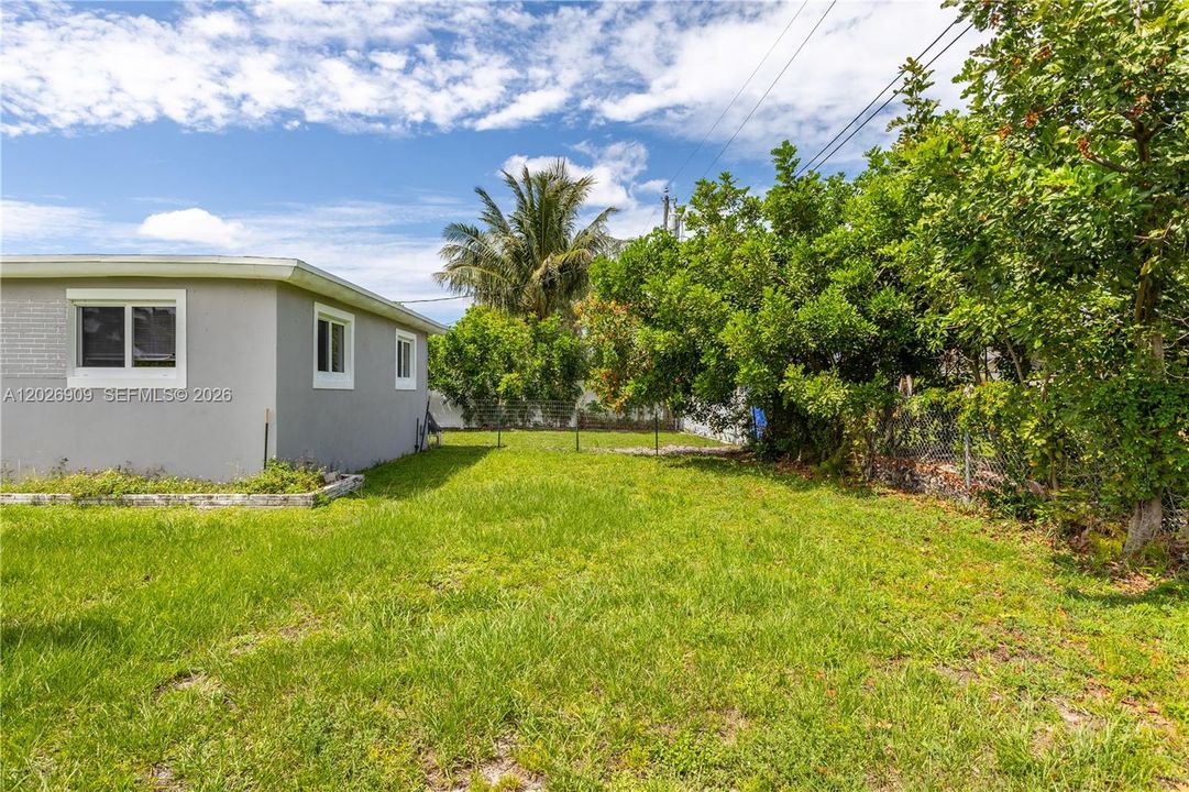 For Rent: $3,400 (3 beds, 2 baths, 1460 Square Feet)