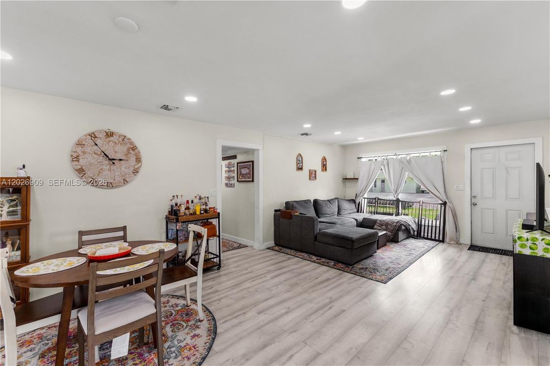 For Rent: $3,400 (3 beds, 2 baths, 1460 Square Feet)