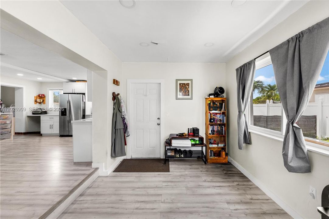 For Rent: $3,400 (3 beds, 2 baths, 1460 Square Feet)