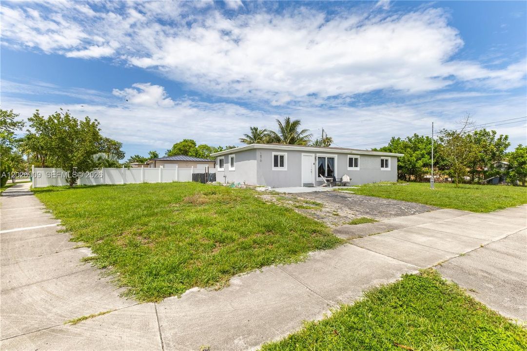 For Rent: $3,400 (3 beds, 2 baths, 1460 Square Feet)
