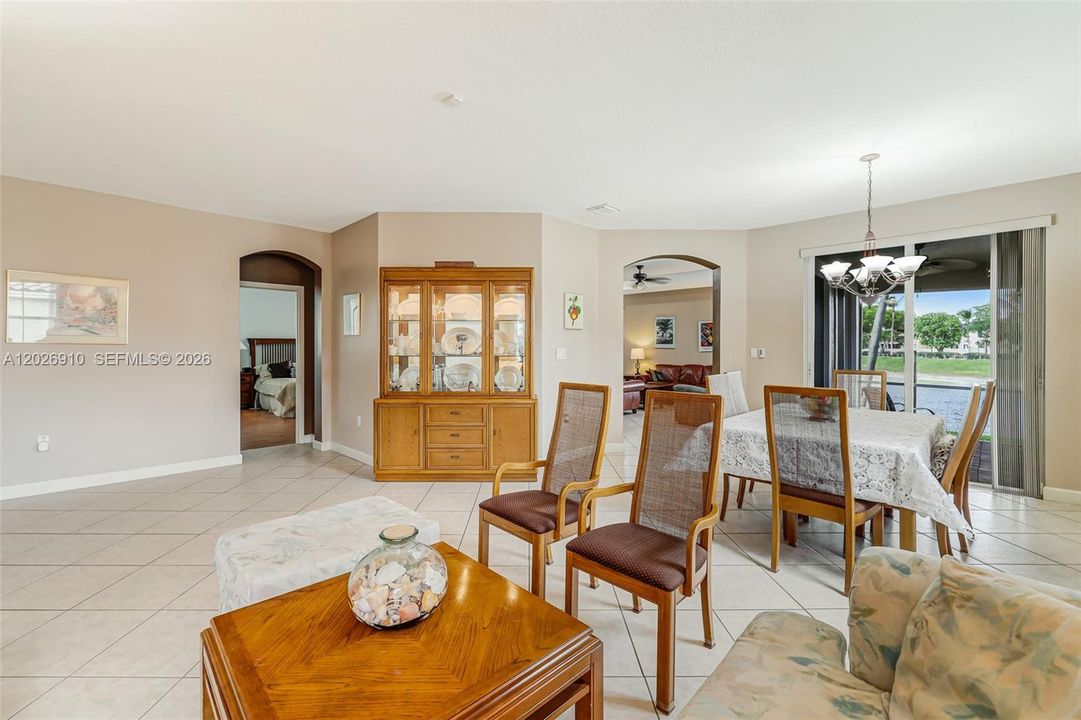En Venta: $650,000 (3 camas, 2 baños, 2054 Pies cuadrados)