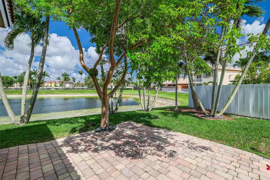 En Venta: $650,000 (3 camas, 2 baños, 2054 Pies cuadrados)