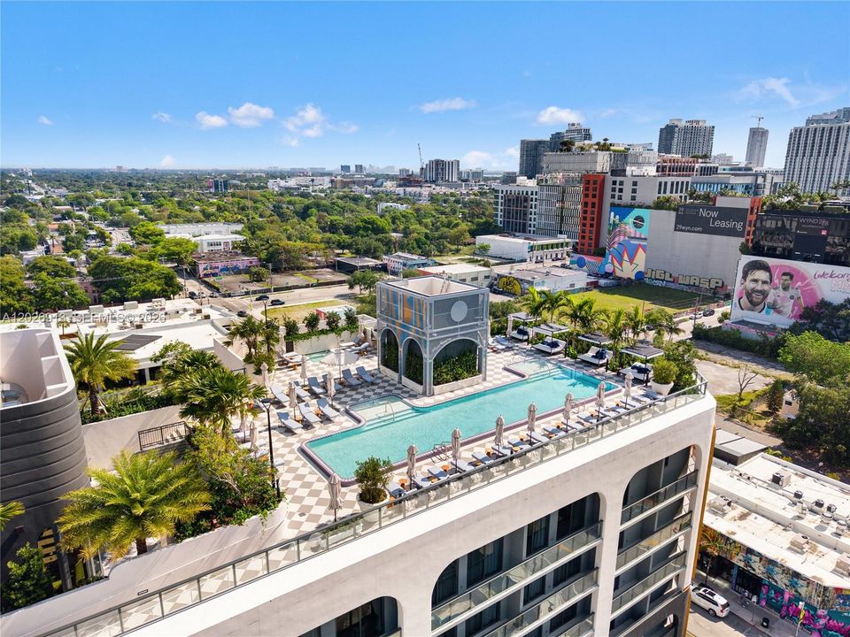 For Sale: $799,000 (1 beds, 1 baths, 720 Square Feet)