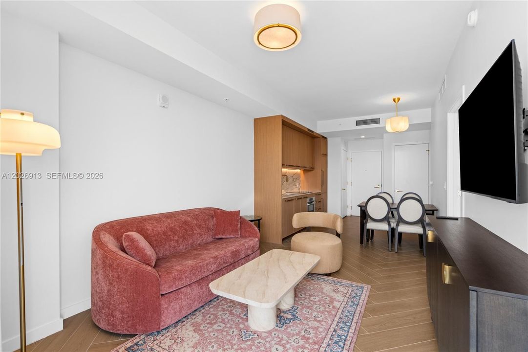 For Sale: $799,000 (1 beds, 1 baths, 720 Square Feet)