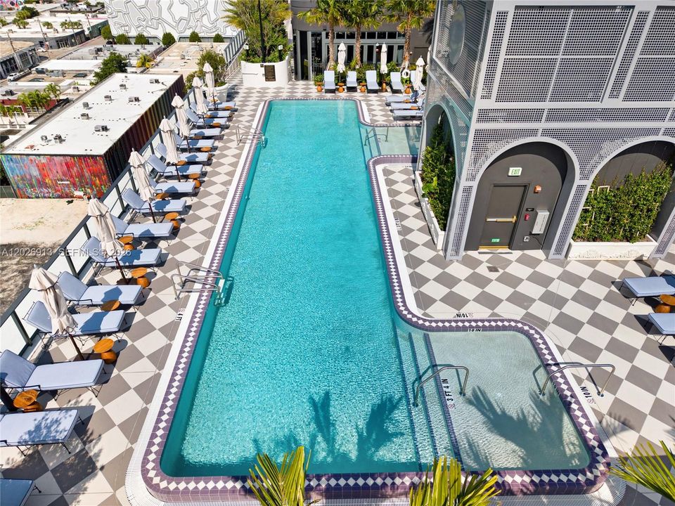 For Sale: $799,000 (1 beds, 1 baths, 720 Square Feet)