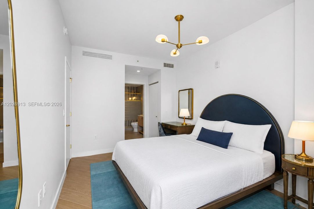 For Sale: $799,000 (1 beds, 1 baths, 720 Square Feet)