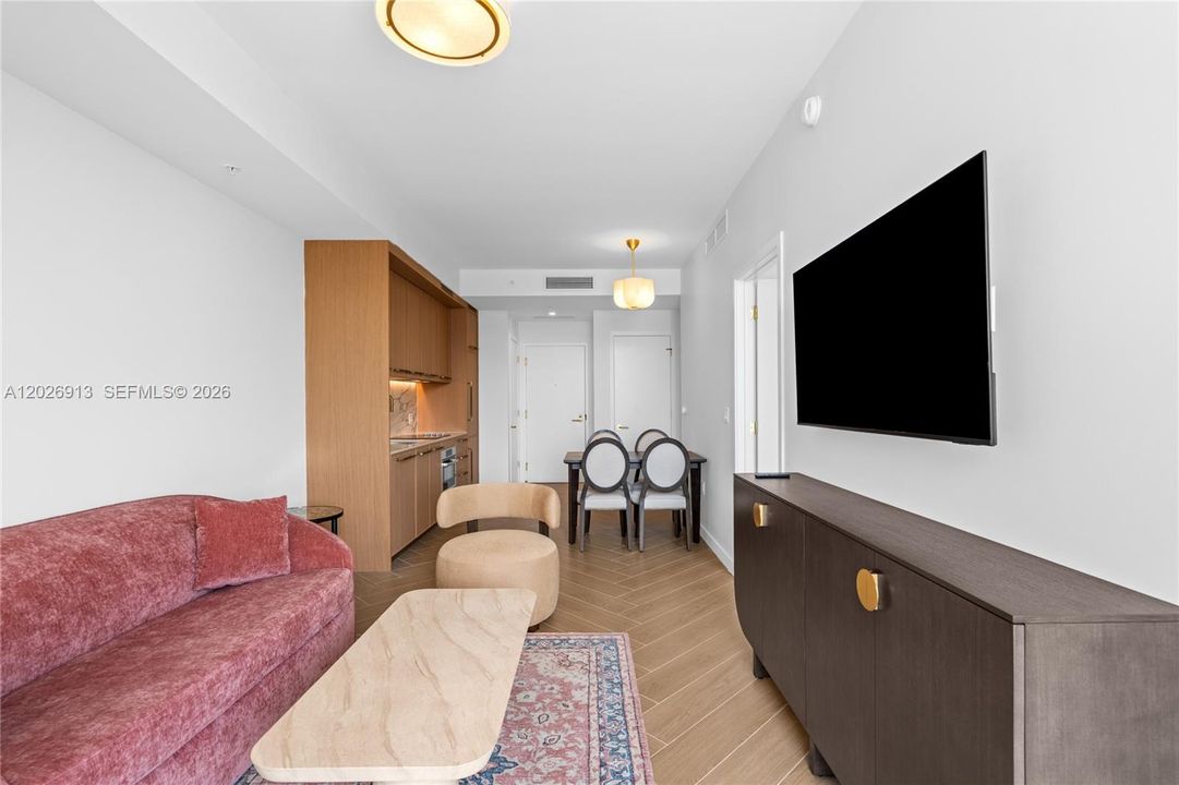 For Sale: $799,000 (1 beds, 1 baths, 720 Square Feet)