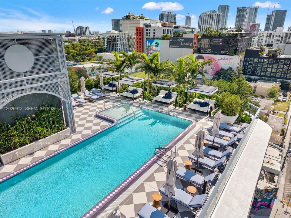 For Sale: $799,000 (1 beds, 1 baths, 720 Square Feet)