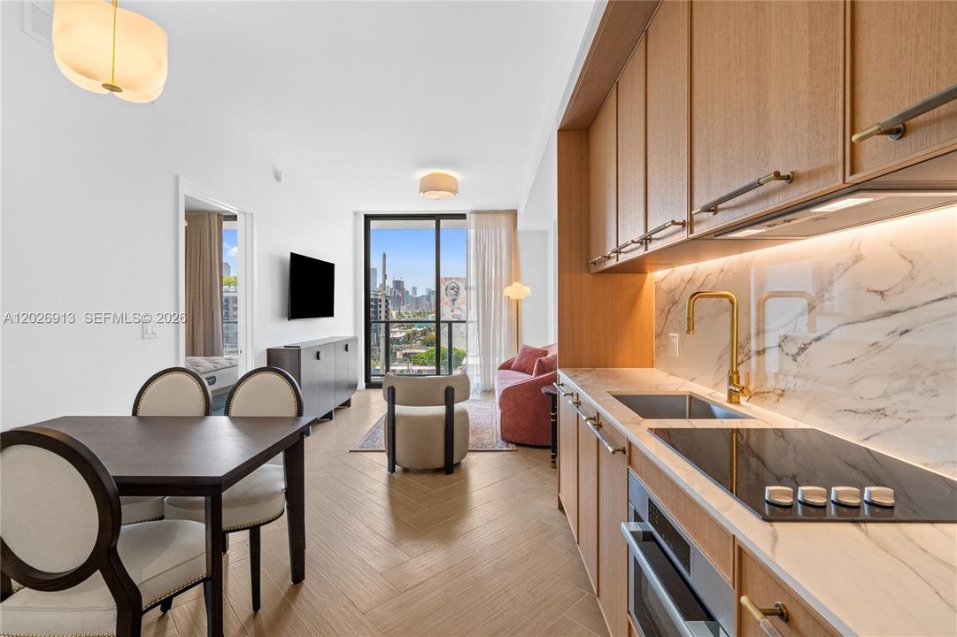 For Sale: $799,000 (1 beds, 1 baths, 720 Square Feet)