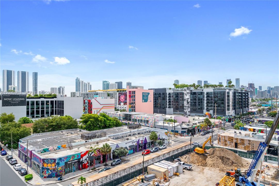 For Sale: $799,000 (1 beds, 1 baths, 720 Square Feet)
