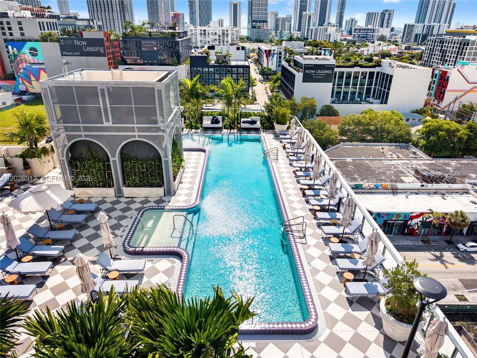 For Sale: $799,000 (1 beds, 1 baths, 720 Square Feet)