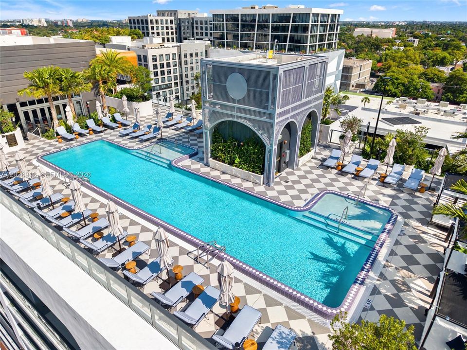 For Sale: $799,000 (1 beds, 1 baths, 720 Square Feet)