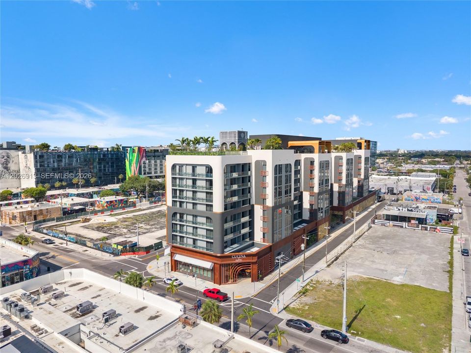 For Sale: $799,000 (1 beds, 1 baths, 720 Square Feet)