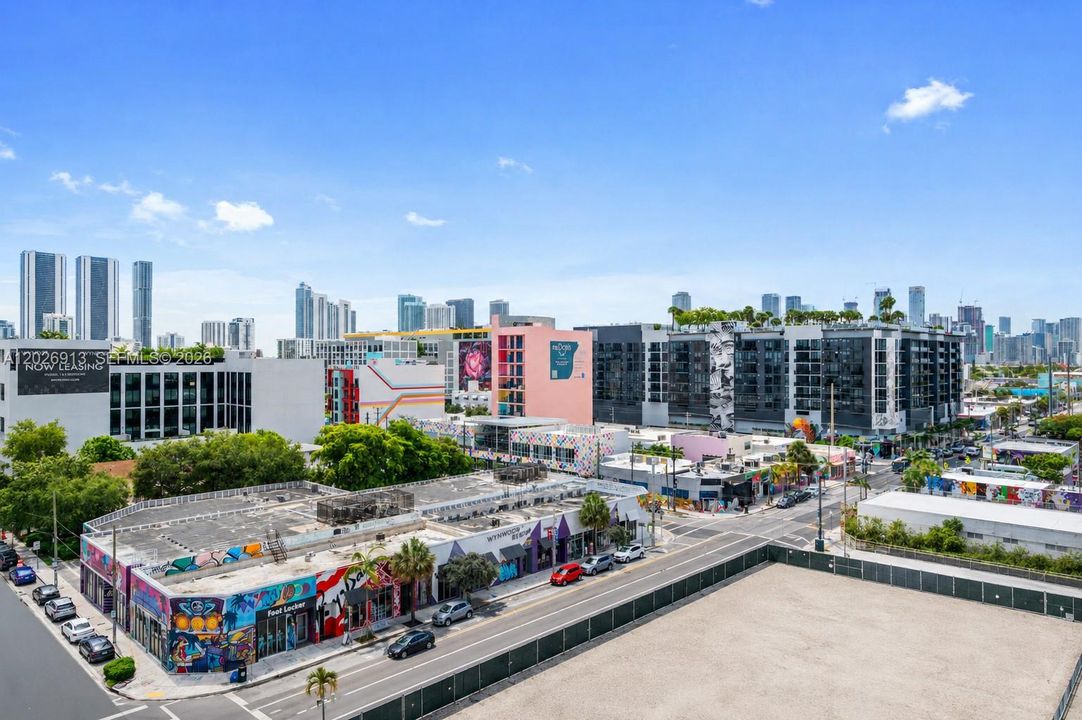 For Sale: $799,000 (1 beds, 1 baths, 720 Square Feet)