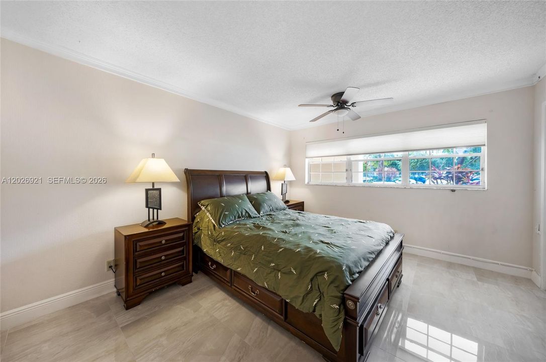 For Sale: $250,000 (2 beds, 2 baths, 1100 Square Feet)