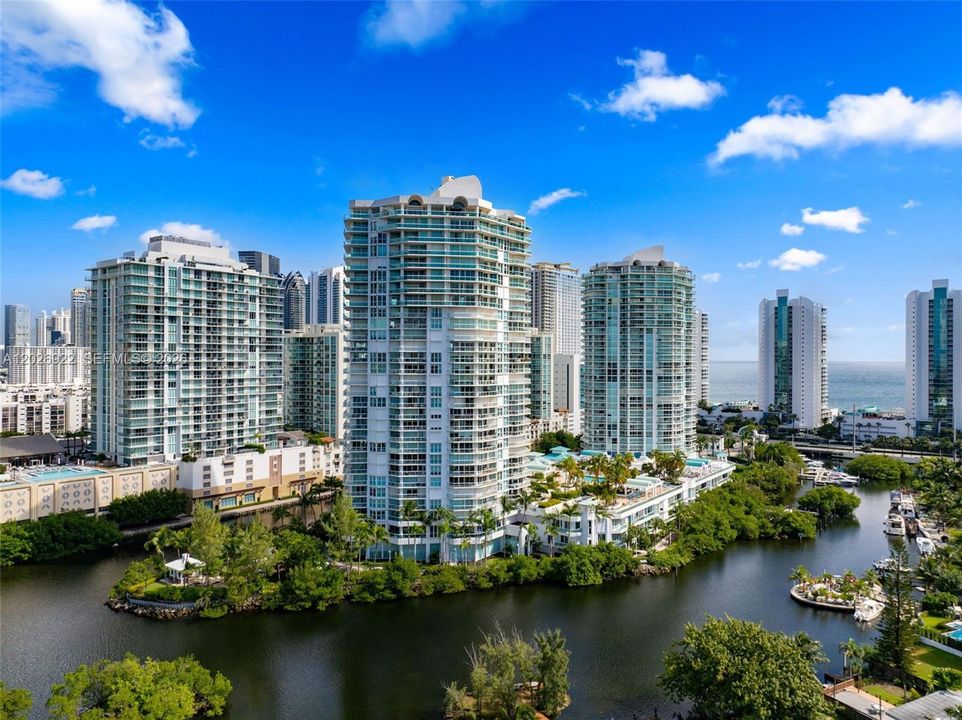 For Sale: $2,250,000 (3 beds, 4 baths, 3206 Square Feet)