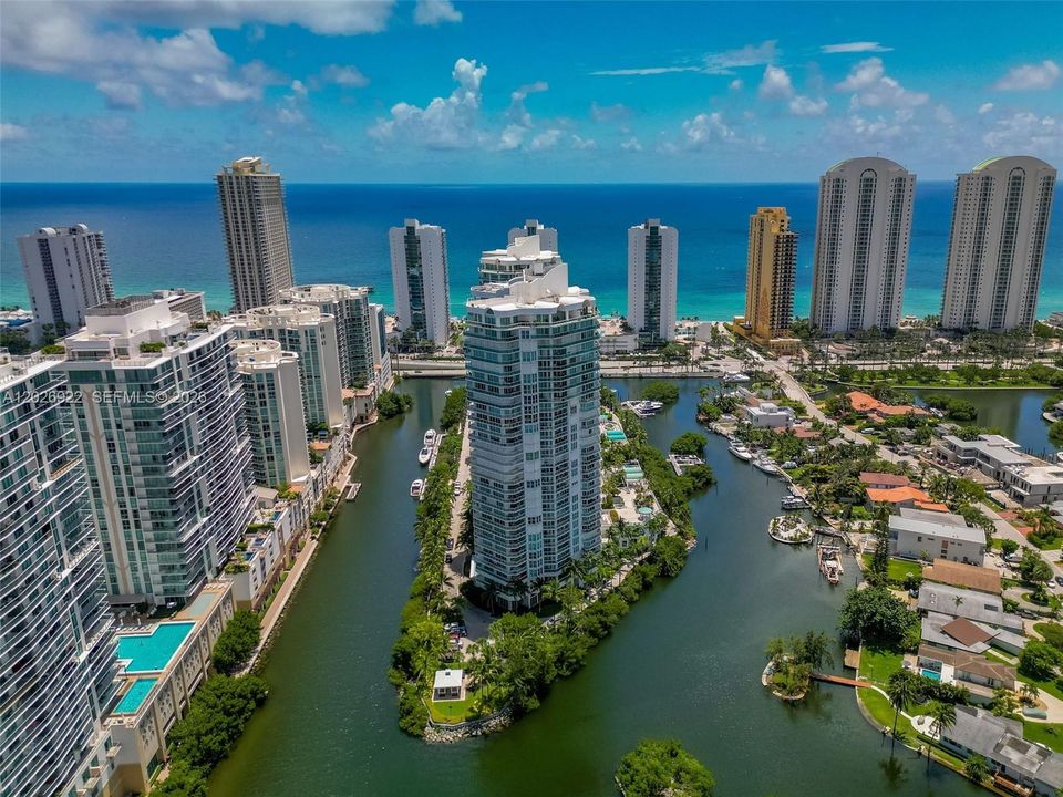For Sale: $2,250,000 (3 beds, 4 baths, 3206 Square Feet)