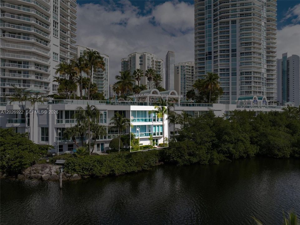 For Sale: $2,250,000 (3 beds, 4 baths, 3206 Square Feet)