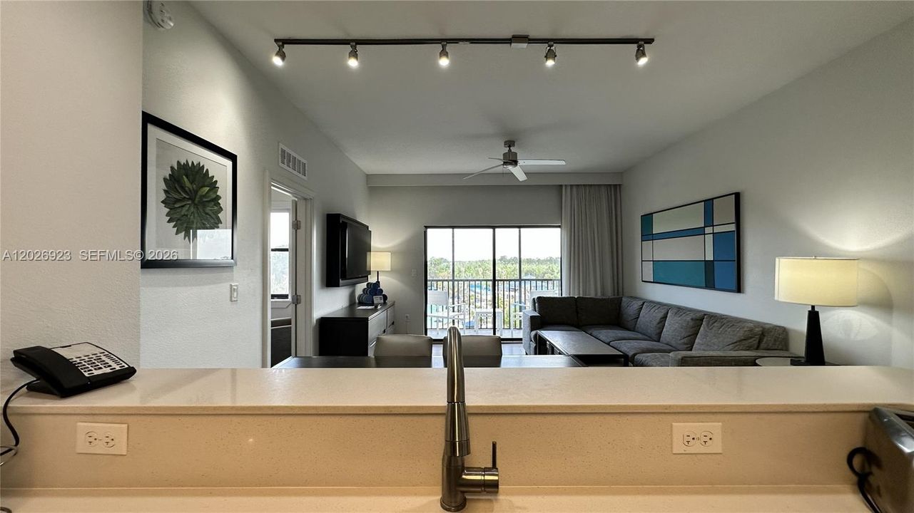 Kitchen/Living rm