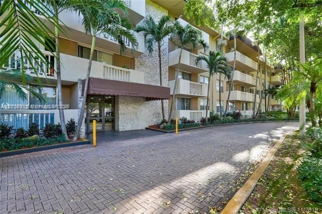 For Sale: $249,000 (2 beds, 2 baths, 1023 Square Feet)