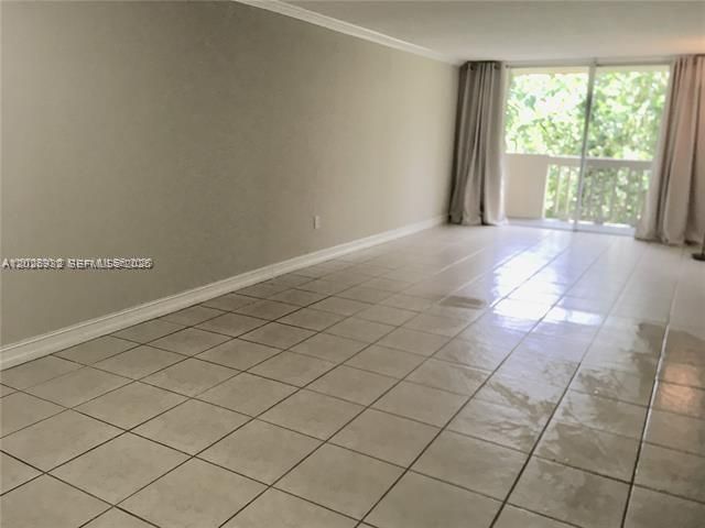 For Sale: $249,000 (2 beds, 2 baths, 1023 Square Feet)