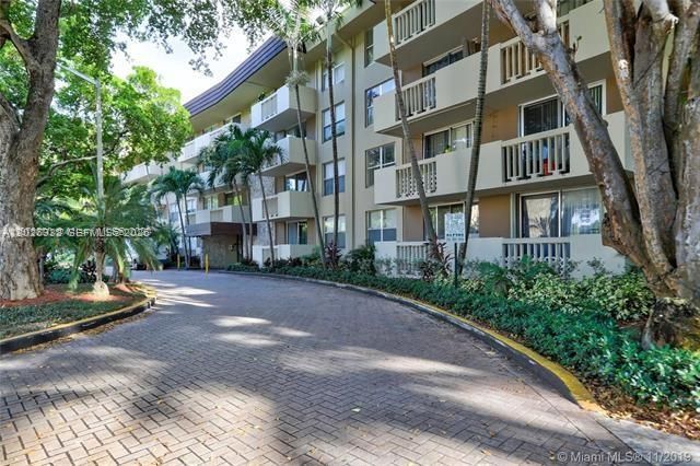 For Sale: $249,000 (2 beds, 2 baths, 1023 Square Feet)