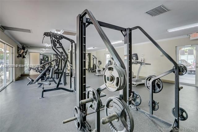 For Sale: $249,000 (2 beds, 2 baths, 1023 Square Feet)