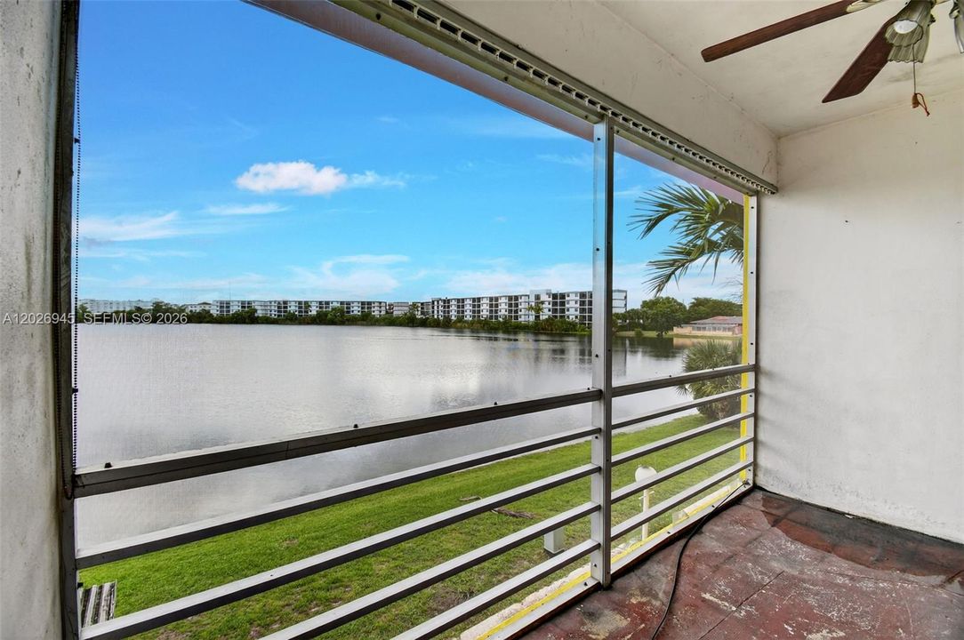 For Sale: $105,000 (1 beds, 1 baths, 660 Square Feet)