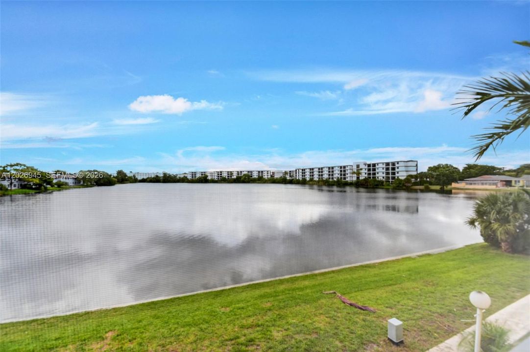 For Sale: $105,000 (1 beds, 1 baths, 660 Square Feet)