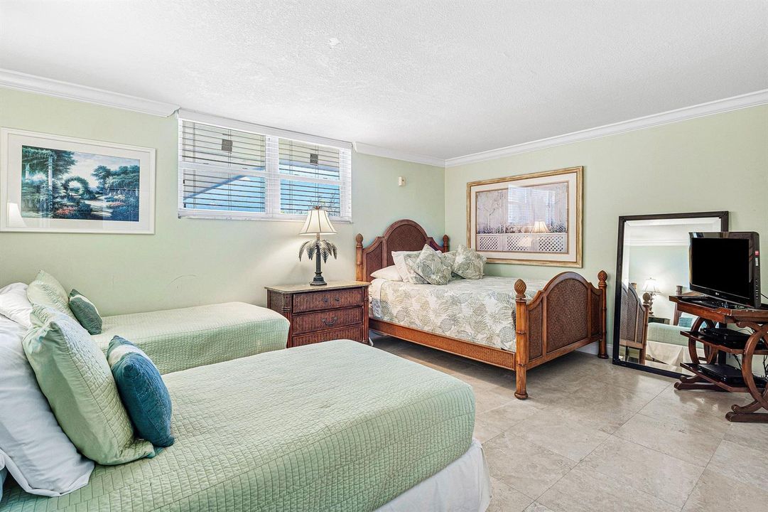018-2080EastHillsboroBoulevard-Deerfield
