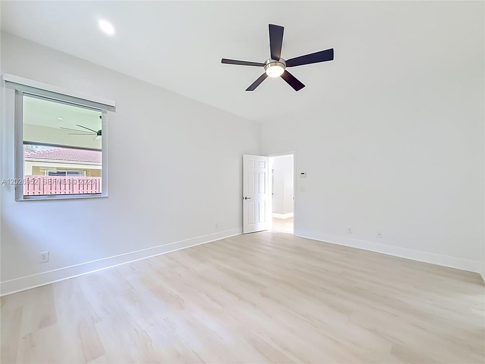 For Sale: $839,900 (4 beds, 2 baths, 1863 Square Feet)