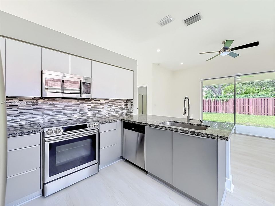 For Sale: $839,900 (4 beds, 2 baths, 1863 Square Feet)