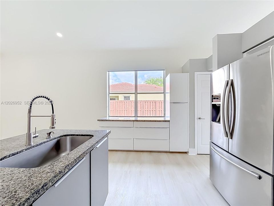 For Sale: $839,900 (4 beds, 2 baths, 1863 Square Feet)
