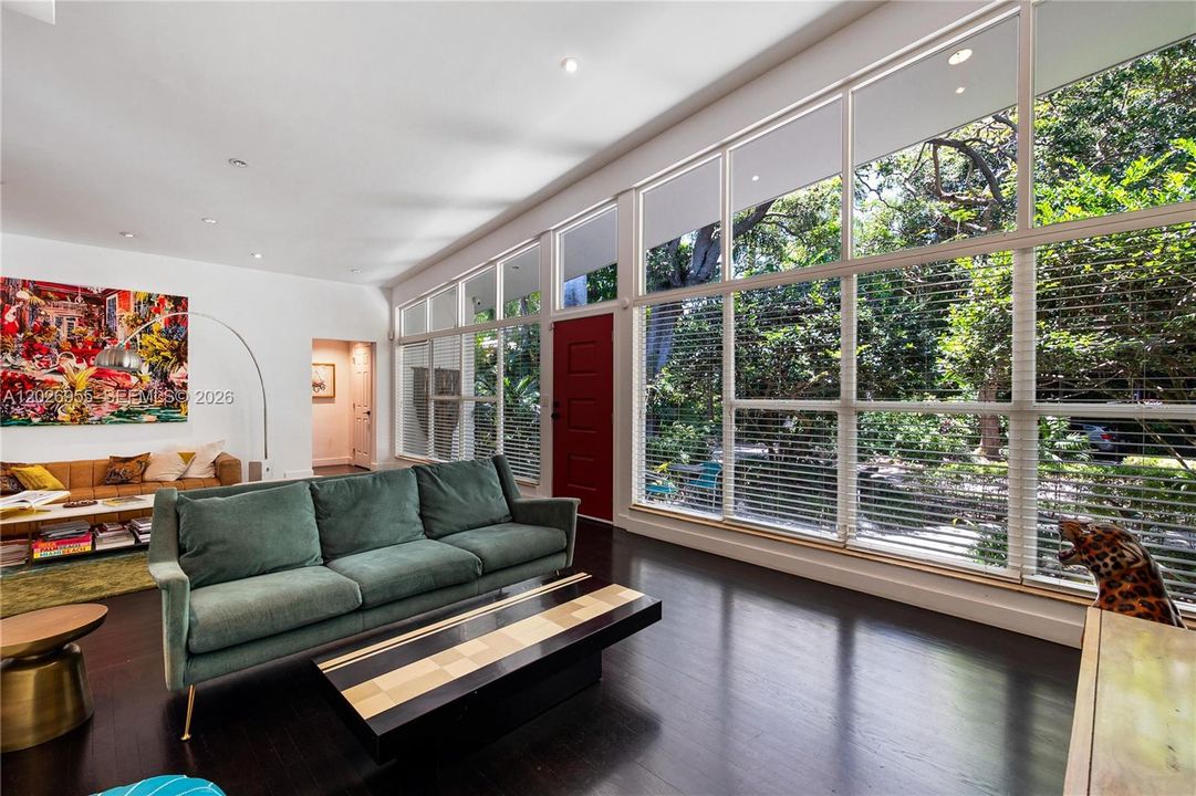 For Sale: $3,950,000 (3 beds, 2 baths, 2518 Square Feet)