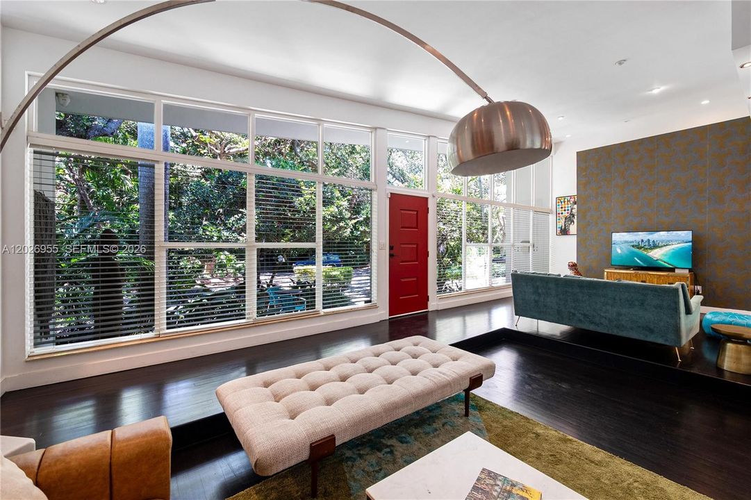 For Sale: $3,950,000 (3 beds, 2 baths, 2518 Square Feet)