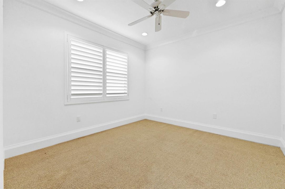 20 Bedroom 01