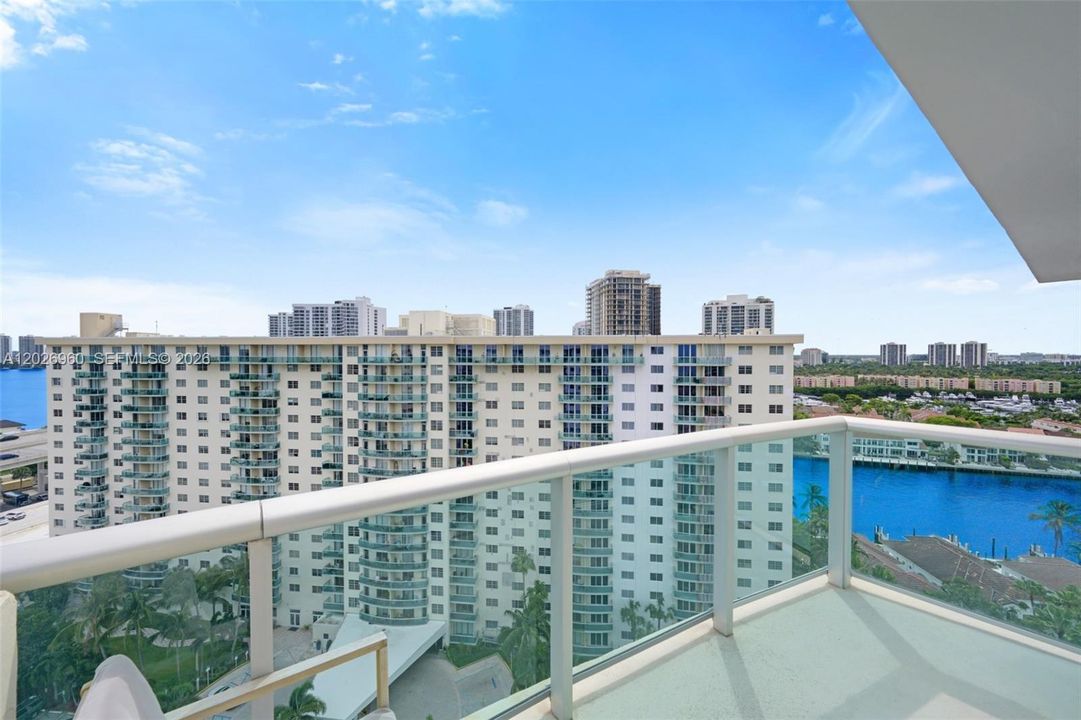 Active With Contract: $3,500 (2 beds, 2 baths, 1505 Square Feet)
