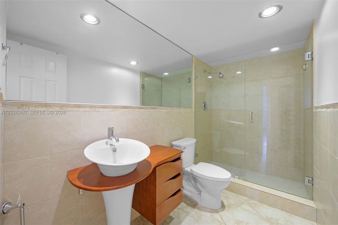Active With Contract: $3,500 (2 beds, 2 baths, 1505 Square Feet)