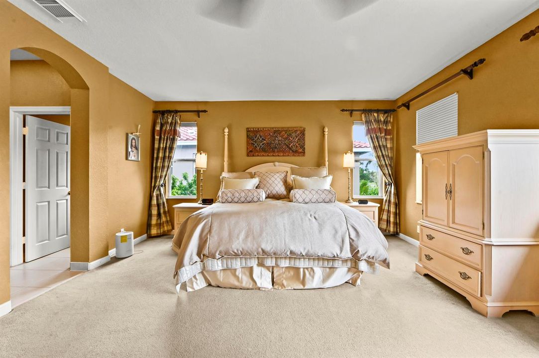 37 Master Primary Bedroom 02