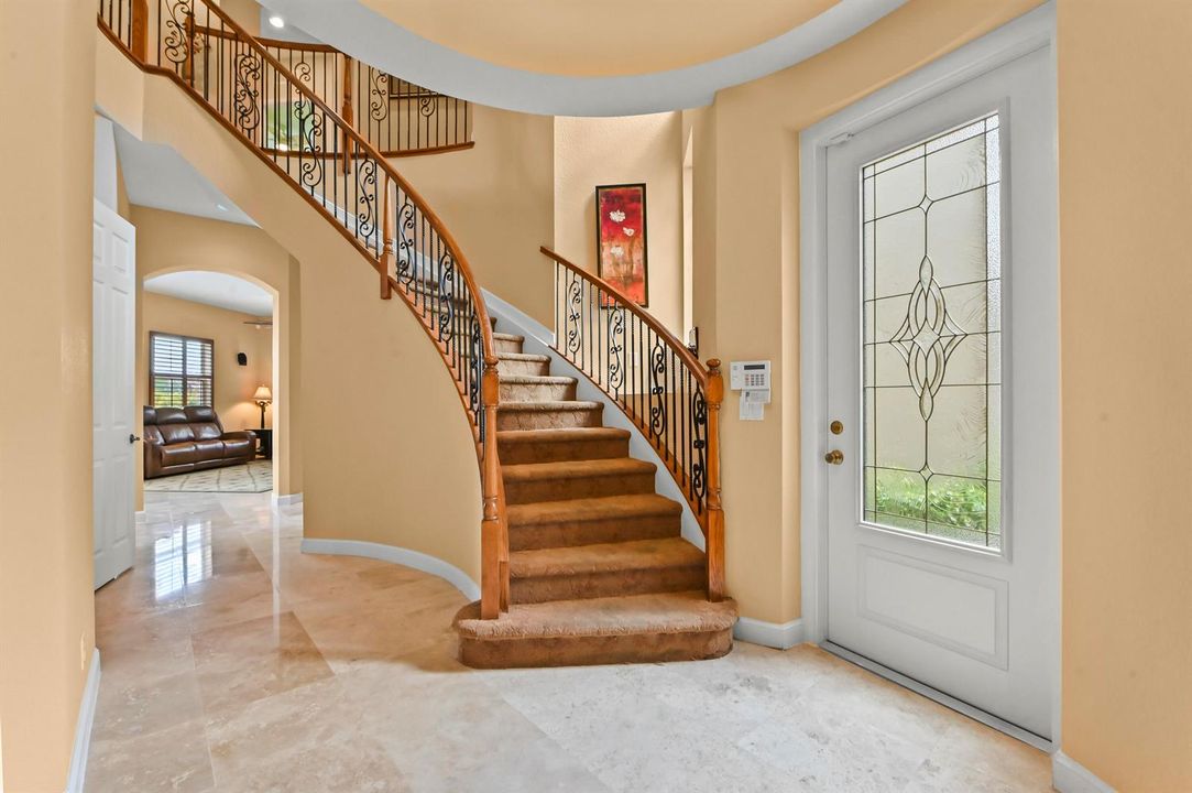 06 Entryway 02