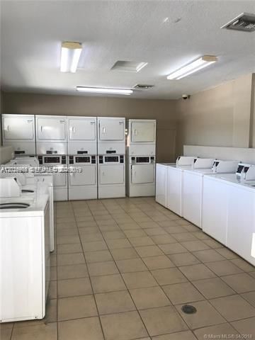 For Sale: $249,000 (2 beds, 2 baths, 1023 Square Feet)